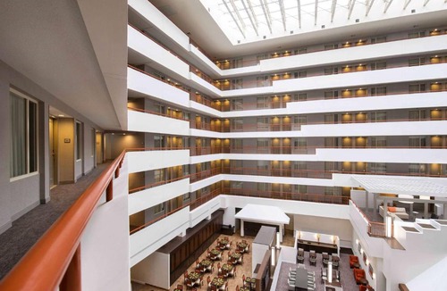Linthicum Heights Hotel | Embassy Suites by Hilton Baltimore at BWI Airport