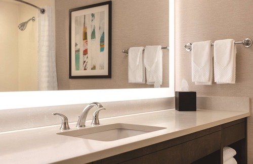 Linthicum Heights Hotel | Embassy Suites by Hilton Baltimore at BWI Airport