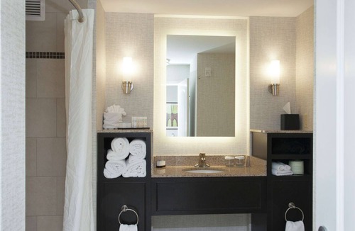 Northeast Columbus Hotel | Embassy Suites Columbus-Airport