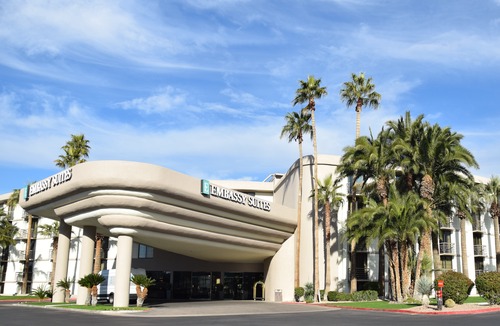 Camelback East Hotel | Embassy Suites Phoenix - Biltmore