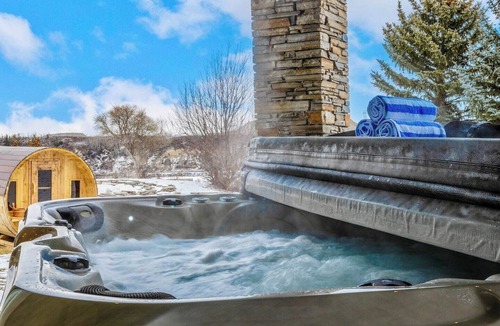 Springbank House | Emerald Bay Luxury Retreat with Hot Tub & Sauna