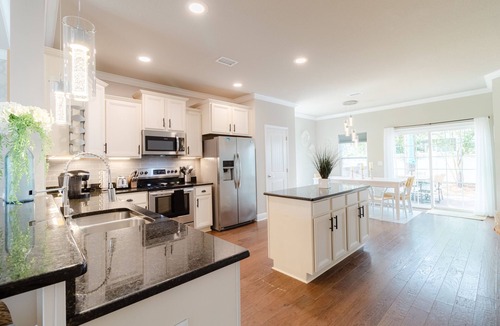 West Panama City Beach Cottage | Emerald Beach Cottage, Walk to the Beach!