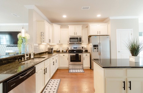 West Panama City Beach Cottage | Emerald Beach Cottage, Walk to the Beach!