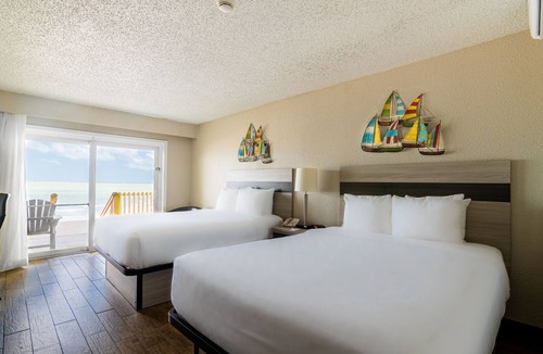 Del Mar Hotel | Emerald Beach Hotel