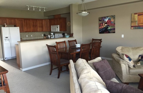 Central Okanagan Condo | Emerald Beach Villas 3 BD Lakefront Condo & Boat Slip, Wood Lake, Lake Country