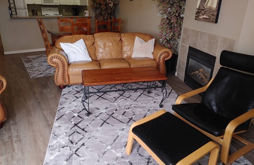 Central Okanagan Condo | Emerald Beach Villas, Waterfront on Wood Lake, Top Floor