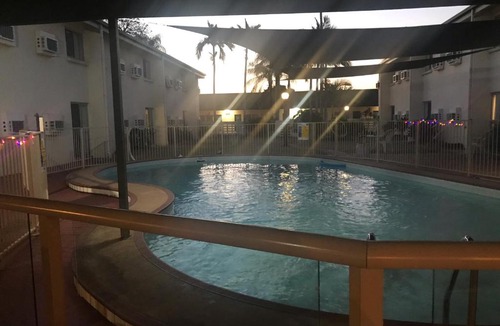 Emerald Hotel | Emerald Central Hotel