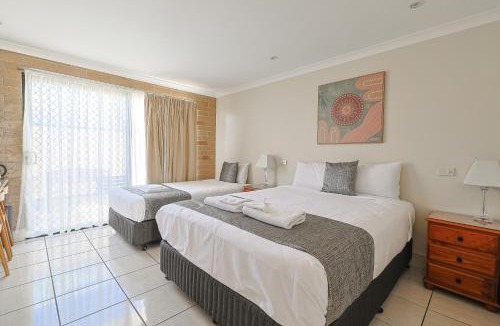 Emerald Hotel | Emerald Central Palms Motel