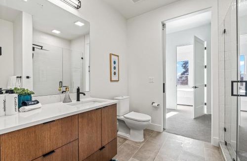 Eagle Apartment | Emerald City in Downtown Eagle