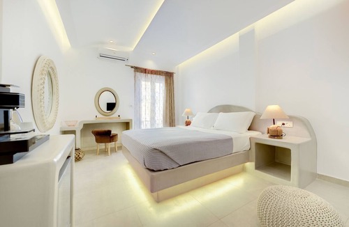 Karterados Hotel | Emerald Collection Suites