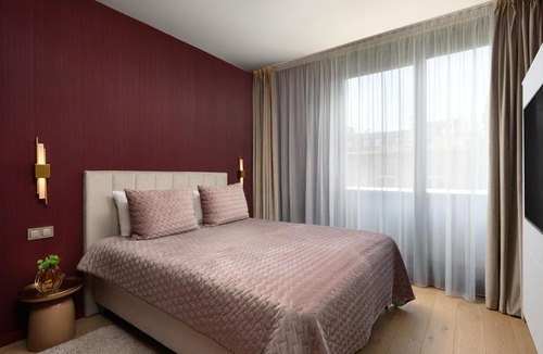Inner City Budapest Apartment | Emerald Downtown Luxury Suites by Continental Group