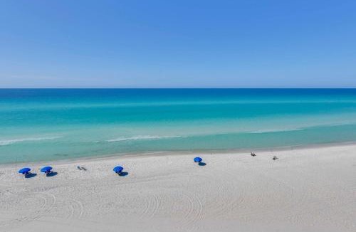 Sunnyside House | ‘Emerald Dreams’ Beach & Lakefront West PCB Condo