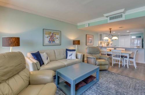 Sunnyside House | ‘Emerald Dreams’ Beach & Lakefront West PCB Condo