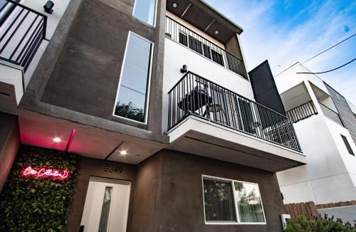 NoHo Arts District House | Emerald Elephas at Case Collective