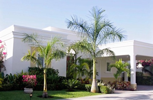 Cerritos Villa | Emerald Estates Holiday Villa–Christmas & New Year Escape with Private Pool&Spa!