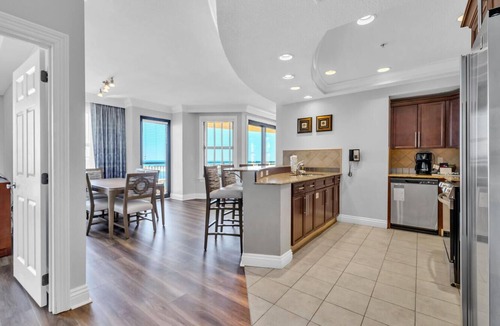 Destin Condo | Emerald Grande Corner 😎 Unit 505 ⛵️⛵️Beach Serv Incl ⛱️⛱️ EV Chargers 🐠🐬🦀