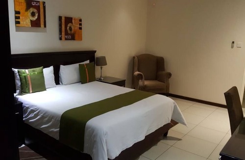 Tlokweng Hotel | Emerald Hotel