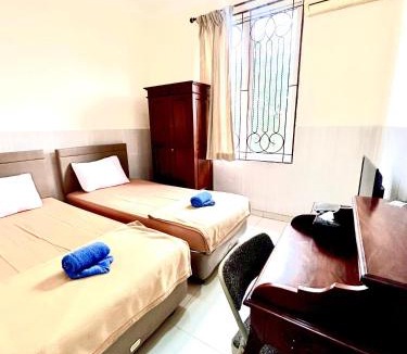 Binong Hotel | Emerald Inn Karawaci