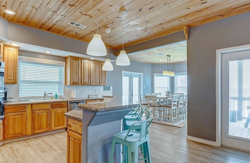 Gilchrist House | Emerald Isle, Beachfront, Sleeps 15, Dog Friendly, Gilchrist