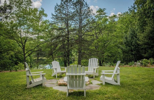 Cedar Mountain House | Emerald Lake-Private-Lakefront-Families-Sleeps 20