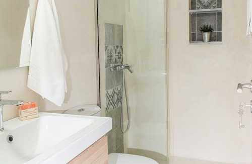 Agios Nikolaos Town House | Emerald Lake Studios