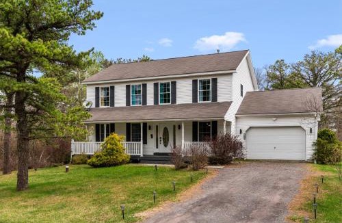 Long Pond House | Emerald Lakes Poconos Retreat Game Room, Firepit & Sleeps 10