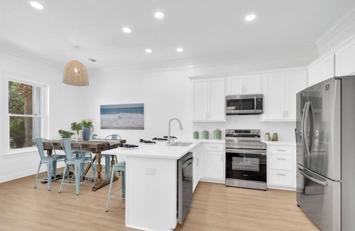 Holiday Beach House | Emerald Oasis Beach House
