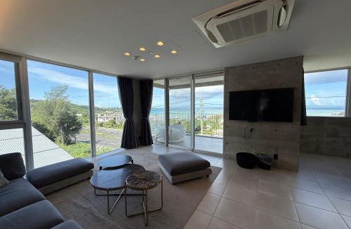 Nakadomari Villa | Emerald Ocean Villa