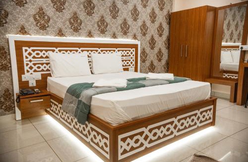 Alwaye Hotel | Emerald Royal Residency