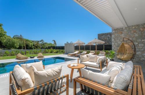 Petaloudes Villa | Emerald & Ruby Villas