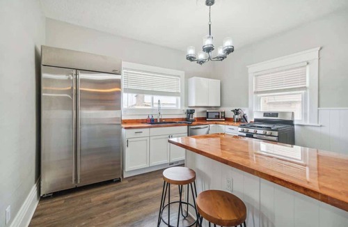 Lansing House | Emerald Square I 4 King Beds I 3 Bath I Loft Area