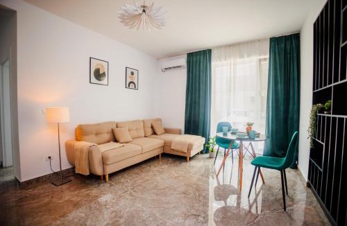 Timisoara Apartment | Emerald Suite - Private Parking & Self Check-In