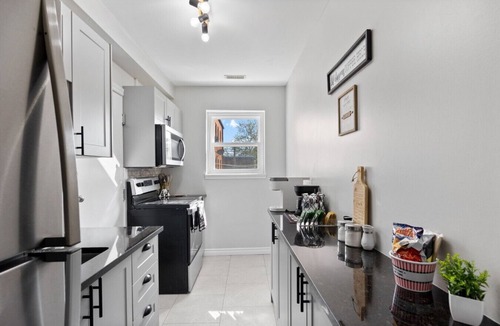 Walkerville Apartment | Emerald Suite + Sapphire Suite - Sleeps 6