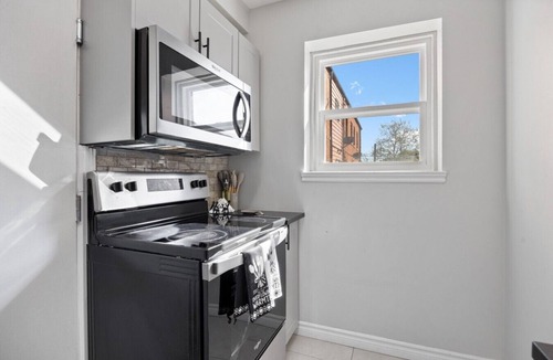 Walkerville Apartment | Emerald Suite + Sapphire Suite - Sleeps 6