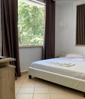 Vryses House | Emerald Suites