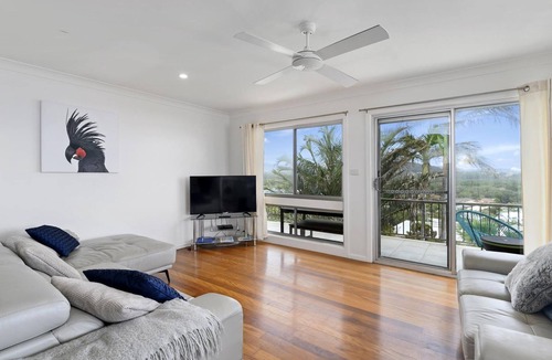 Emerald Beach Apartment | Emerald Views Signal Street 9 - Stunning views of Emerald Beach