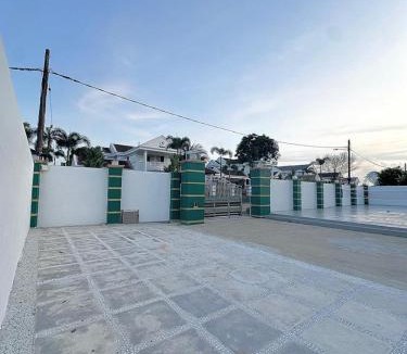Pasir Gudang Villa | Emerald Villa