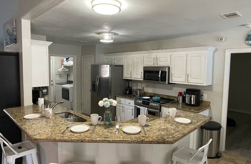 Gulf Breeze House | Emerald Waves Hideaway - Free Heated Pool & Gaming