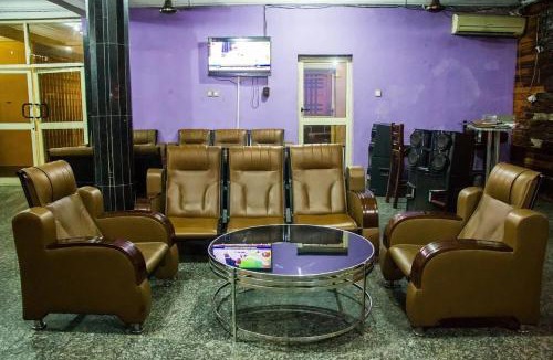 Lagos Hotel | Emglo Suite