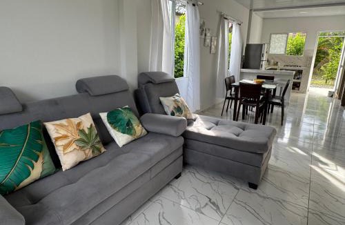 Acacias House | Emi House
