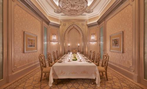 Abu Dhabi Resort | Emirates Palace Mandarin Oriental, Abu Dhabi