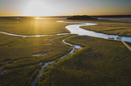 Darien House | Emma's Driftwood Farm perfect for retreats & reunions - 5 homes, 2 docks, & pool