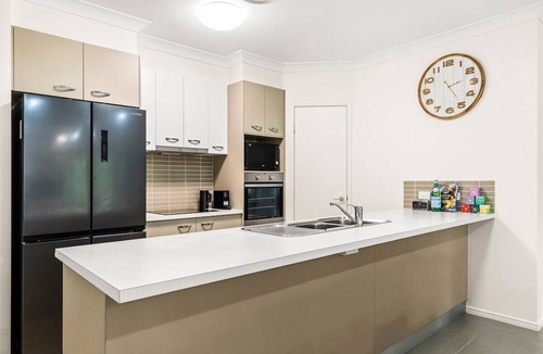 Mount Lofty House | "Emmeline" - A Luxury villa nestled in a peaceful, tree-lined street