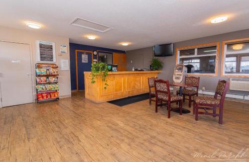 Red Deer Hotel | Empire Inn & Suites