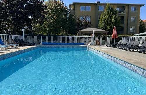 Okanagan-Similkameen Hotel | Empire Motel