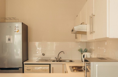 Redhill Apartment | Empire Sol – Spacious Muizenberg Beach Apartment