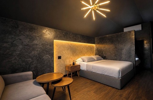 Brandon Hotel | Emrose Luxury Cabins