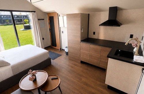 Brandon Hotel | Emrose Luxury Cabins