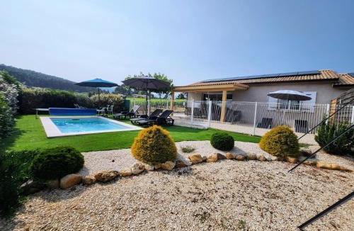 Joyeuse House | En Ardèche, maison de vacances L'Odalys climatisée avec sa piscine privée et chauffée