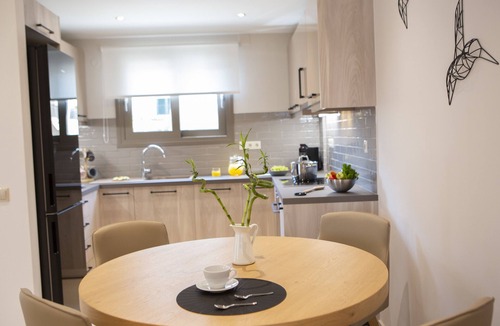 Perigiali Apartment | Enalion top floor apartment with view,boat dock & close to Nidri!